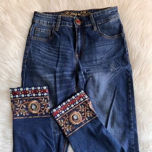 Desigual Exotic Jeans with Embroidered details
